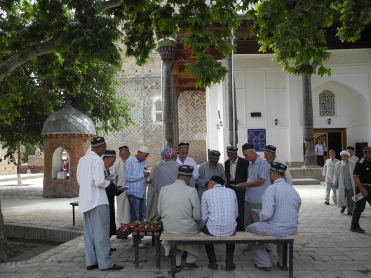 SHAHRISABZ 13 sortie de mosquée